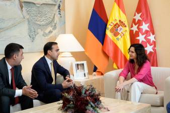 «Հրապարակ». Ներկայացուցչական, աննախադեպ վոյաժներ՝ երեւանցիների գրպանի հաշվին