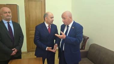 Փաշինյանն իրավահաջորդ է փնտրում