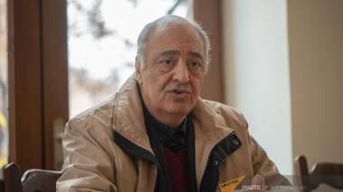 Կա՛նգ առեք, բավական է իրար բզկտեք