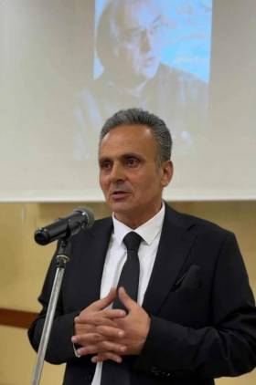 «Հրապարակ». Շատ մեծ սեպ է խրում հայաստանցիների եւ աշխարհի հայերի միջեւ