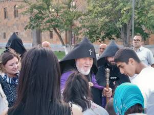 Սպանե՞լ, թե՞ միայն կալանավորել կաթողիկոսին. Փաշինյանը՝ ընտրության առաջ
