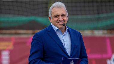 Հիմա էլ ընկել են Արթուր Սողոմոնյանի հետեւից 