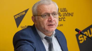 «Հրապարակ». Վարչապե՞տն է խոսնակին հանձնարարություն տվել, թե՞ ոչմիթիզական ընդդիմադիր Փաշինյանը
