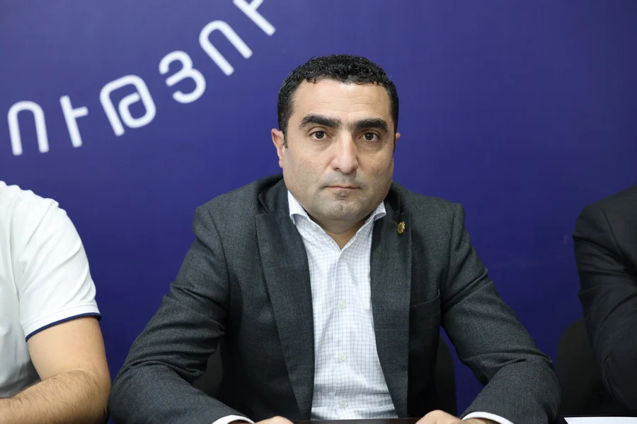 «Հրապարակ». Ռոմանոս Պետրոսյանը պետք է իրերը հավաքի ու գնա ՀԷՑ-ից
