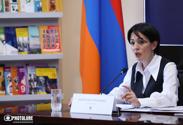 «Հրապարակ». 10-11-րդ դասարանների «Հայաստանի պատմությունը» կդասավանդվի ուսումնական թղթապանակներով