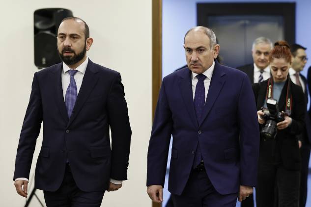Որ ամեն ինչ դու ես անում, կառավարությունն ի՞նչ մեխի գլուխ է՝  ցրի, թող գնա