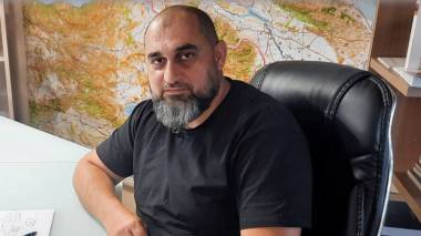ԴԱՀԿ աշխատակիցը բռունցքներով հարձակվել է իրավապաշտպանի վրա