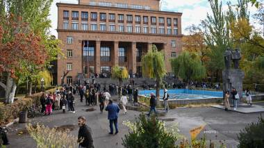«Հրապարակ». ԵՊՀ-ում 404 դասախոս աշխատում է 0.25 դրույքով՝ ստանալով 60 հազար