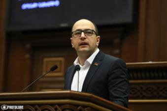 Եվ ուրեմն` «զադերժկան» ինչո՞ւմ է, որ իրական գործընթացը չի սկսվում