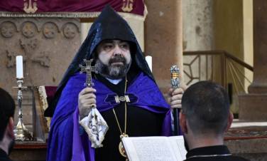 Որտեղ է Մկրտիչ սրբազանը և ուր են անհետացել քահանաները