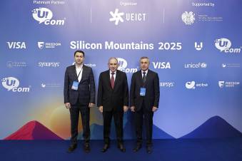 Ցանկացած հայ, որի մոտ կա դանակ, պատառաքաղ եւ նույնիսկ՝ գդալ, պոտենցիալ ահաբեկիչ է
