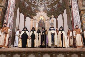 Պետք է բռնել մի օր սրտիկ ցույց տվող, մյուս օրը ինչ-որ մեկի կեղտոտ սպիտակեղենը տնտղող ձեռքը