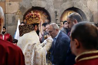 Ով հաց է դեմ տալիս, ուտում է․․․