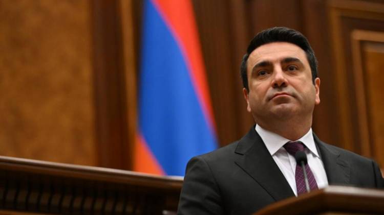 ԱԺ նախագահը հորդորում է. «գնա` կպի գործերիդ»