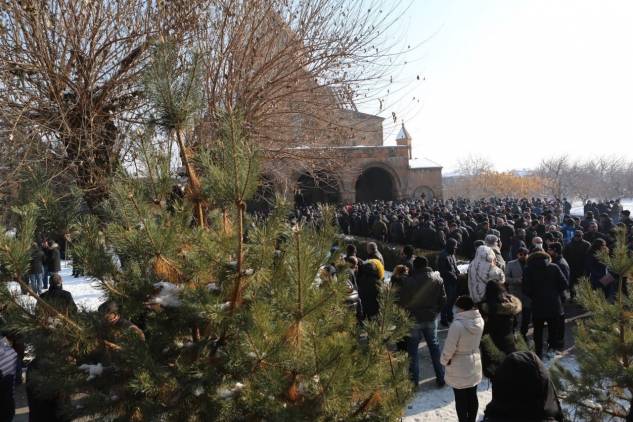 Եկեղեցին չունի բանակ, նրա  բանակը մե՛նք ենք․․․