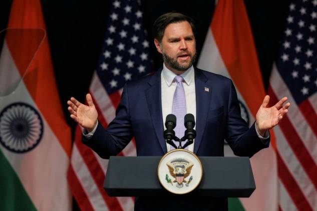 Над кортежем вице-президента США Вэнса разорвался снаряд: что случилось?