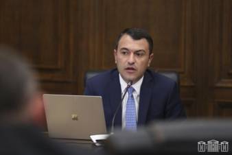 «Հրապարակ». Ծեծված տղամարդը «բրասլետ» է կրում, իսկ Սուրեն Թովմասյանը չաղ ու բախտավոր շարունակում է պաշտոնավարել