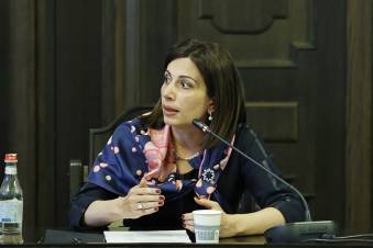 «Հրապարակ». Ծնողներին խրատներ տալուց առաջ զբաղվեք ձեր գործով, տիկին նախարար