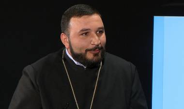 «Հրապարակ». Նման քահանան միանշանակ պետք է կարգալույծ արվի, եթե չի զղջում իր արարքի համար