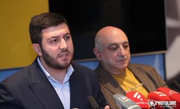 Հաջիևի բանագնաց դարձածը սպարտացիների կուզիկն է, որ գնաց Քսերքսի մոտ