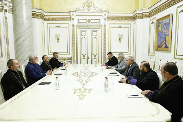 «Հրապարակ»․ Եթե եպիսկոպոսները ստորագրել են, պետք է ստորագրությունները ետ կանչեն