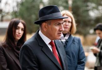 Մեզ մնում է լուծել նրա պաշտոնավարման հարցը