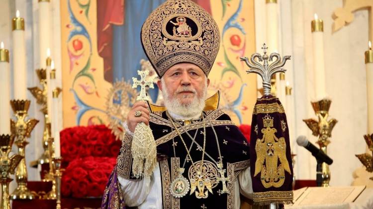 В Баку считают, что судьбу преемника Гарегина II решают Ватикан и Турция