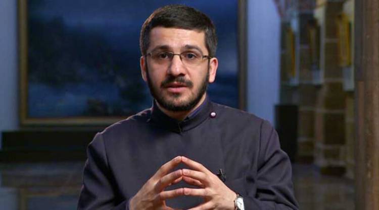«Հրապարակ»․ Այն, ինչ լինելու է կիրակի օրը, պետական ահաբեկչությամբ եկեղեցու զավթում է