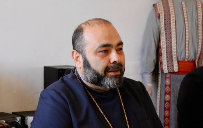 Արագածոտնի թեմի առաջնորդ Մկրտիչ սրբազանի կալանքը 2 ամսով երկարաձգվեց