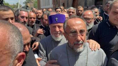 Եկեղեցուց մի փոքր լույս, և Փաշինյանը կուրացավ․․․