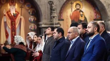 Даже его команда отвергает антицерковную борьбу