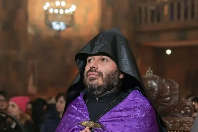 Ապատեղեկատվություն էր․ Դատարանը չի վերականգնել Արման Սարոյանին թեմի առաջնորդի պաշտոնում
