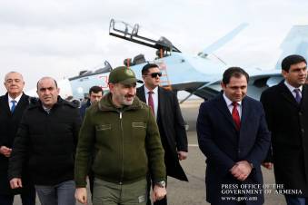 Д-30 առել ես, որ ի՞նչ անես, Ալիևը կոշիկները փայլացնե՞ս