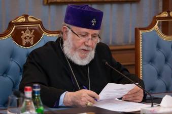 Միայն այդ ձեռքով է հնարավոր հոգևորականին կարգալույծ հռչակել կամ ազատել ծառայությունից