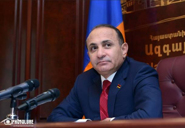 «Հրապարակ». Հովիկ Աբրահամյանի խափանման միջոցը փոխել են 