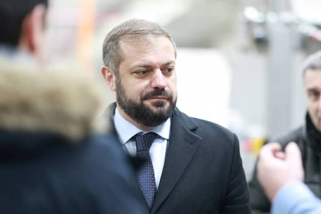 Էլ ուրիշ ելք չկա՝ արջ խաղացնելու․ շոկոլադ են խոստանում