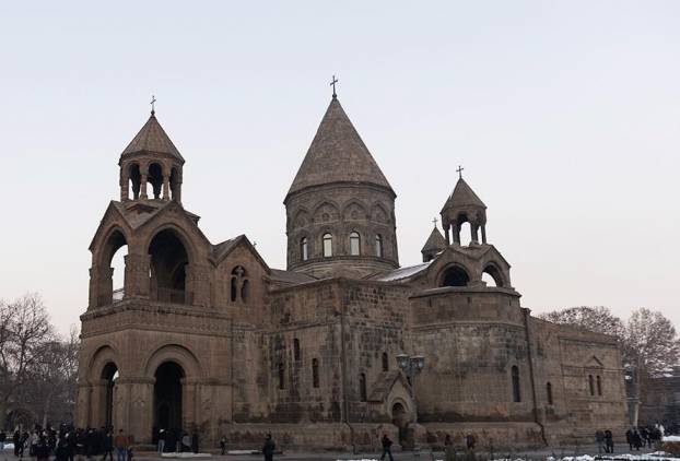 Մայր Աթոռը խորապես ցավում է եպիսկոպոսների որդեգրած պառակտիչ ընթացքի համար