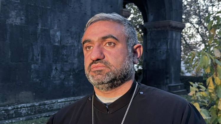 Այս ամենը սկսվեց, երբ եկեղեցին անվանեցին չուլան. հիմա վերջին արարն է. Տեր Փառեն