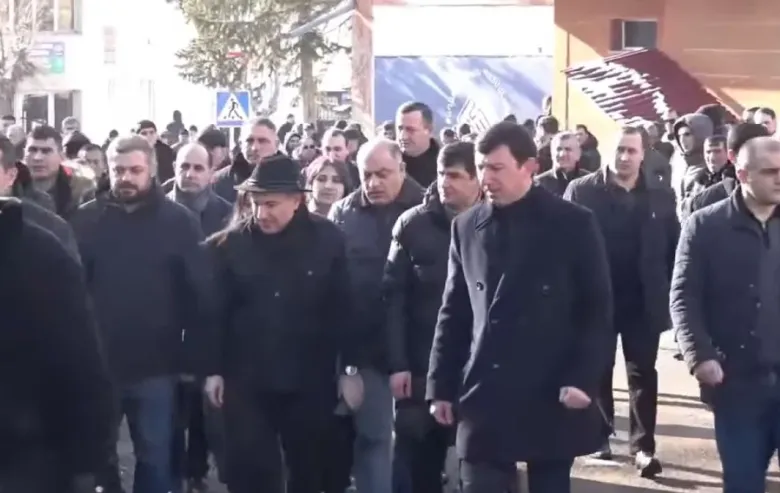 Փաշինյանը ժամանեց Թալինի Սուրբ Աստվածածին եկեղեցի
