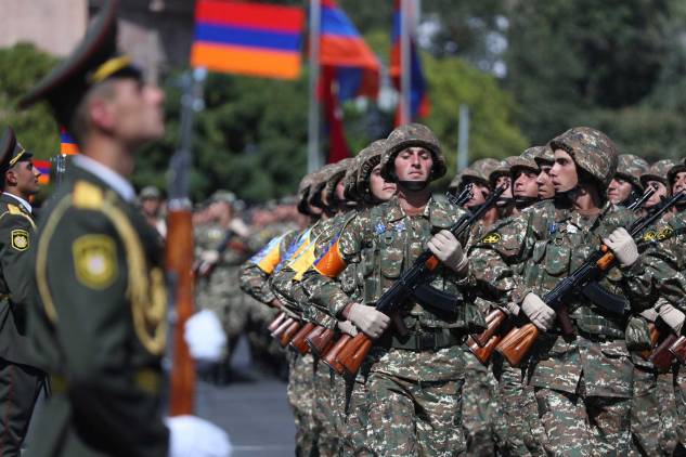Շնորհավո՜ր 10 տարի առաջվա՝ Հարավային Կովկասի հզորագույն բանակի տոնը