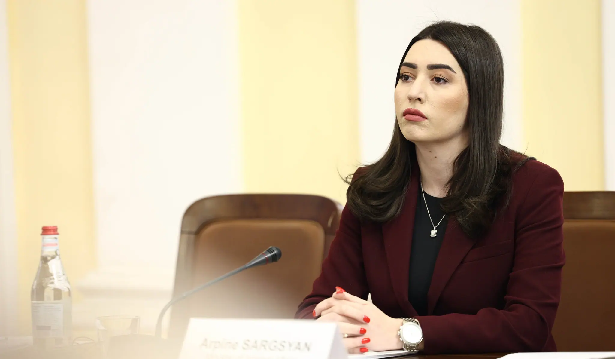Նախարարից պահանջում են հրապարակային ներողություն խնդրել