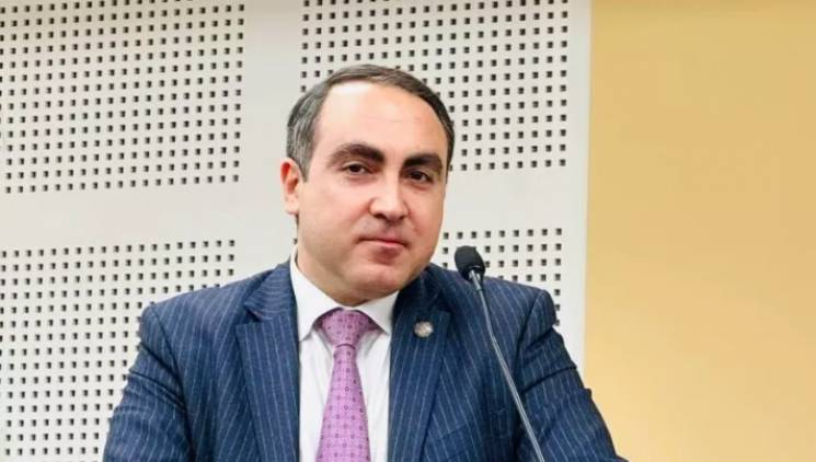 «Հրապարակ»․ Դատավոր Էդգար Հովհաննիսյանը կաթողիկոսից լավ գիտի, թե ինչն է հակասում եկեղեցու դավանանքին, ինչը՝ ոչ 