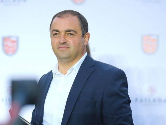 «Հրապարակ»․ Կանաչը հատում են, վաղը ջուր էլ չեն ունենալու