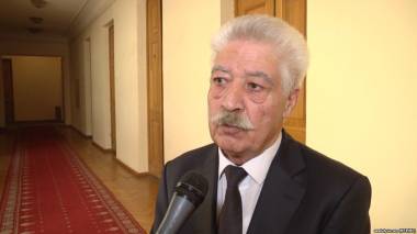 Թոռնիկիս հետ «Քաջ Նազարն» եմ կարդում