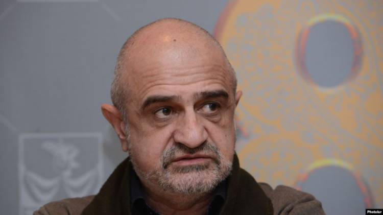 Հանրային հեռուստաընկերությունը չպետք է գնա մեծամասնության հետեւից