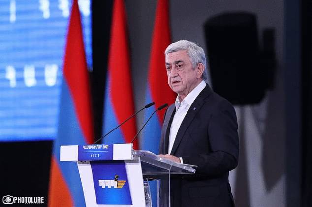 Սերժ Սարգսյանն անհարմար չի՞ զգում