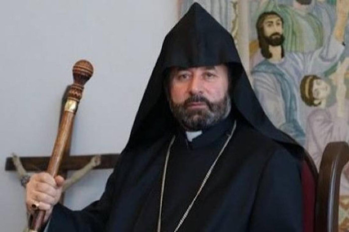 «Հրապարակ». Հակաեկեղեցական արշավը ճաքեր է տալիս․ Կոտայքի թեմի առաջնորդը լքո՞ւմ է Փաշինյանին