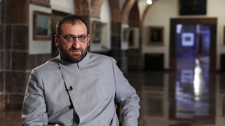 «Հրապարակ»․ Արշակ սրբազանի տեղաշարժը սահմանափակել են