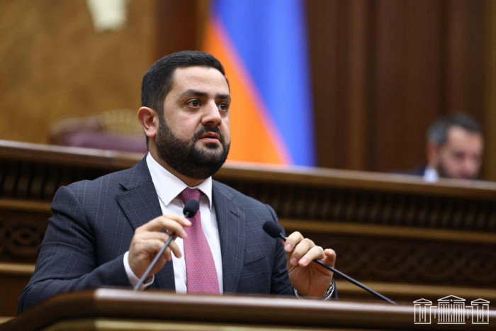 «Հրապարակ»․ Ով է եղել Դավիթ Դանիելյանի ոտքի տակը փորողը