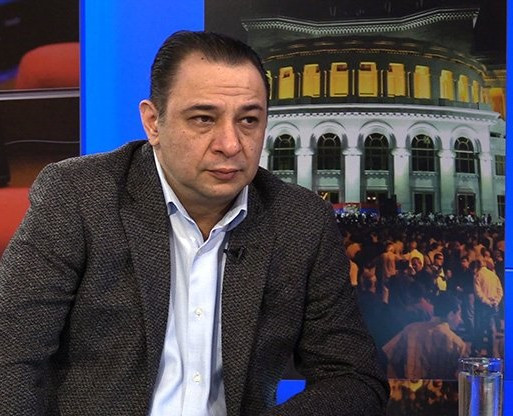 «Հրապարակ». Ո՞վ է տեսել, որ իքս երկիր մեկ այլ երկրում հարցումներ անի եւ թվեր նկարի